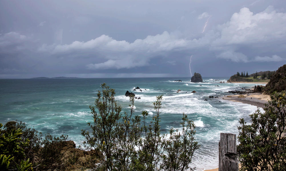 Glasshouse Rocks Storm